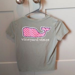 Vineyard vines tee in size small